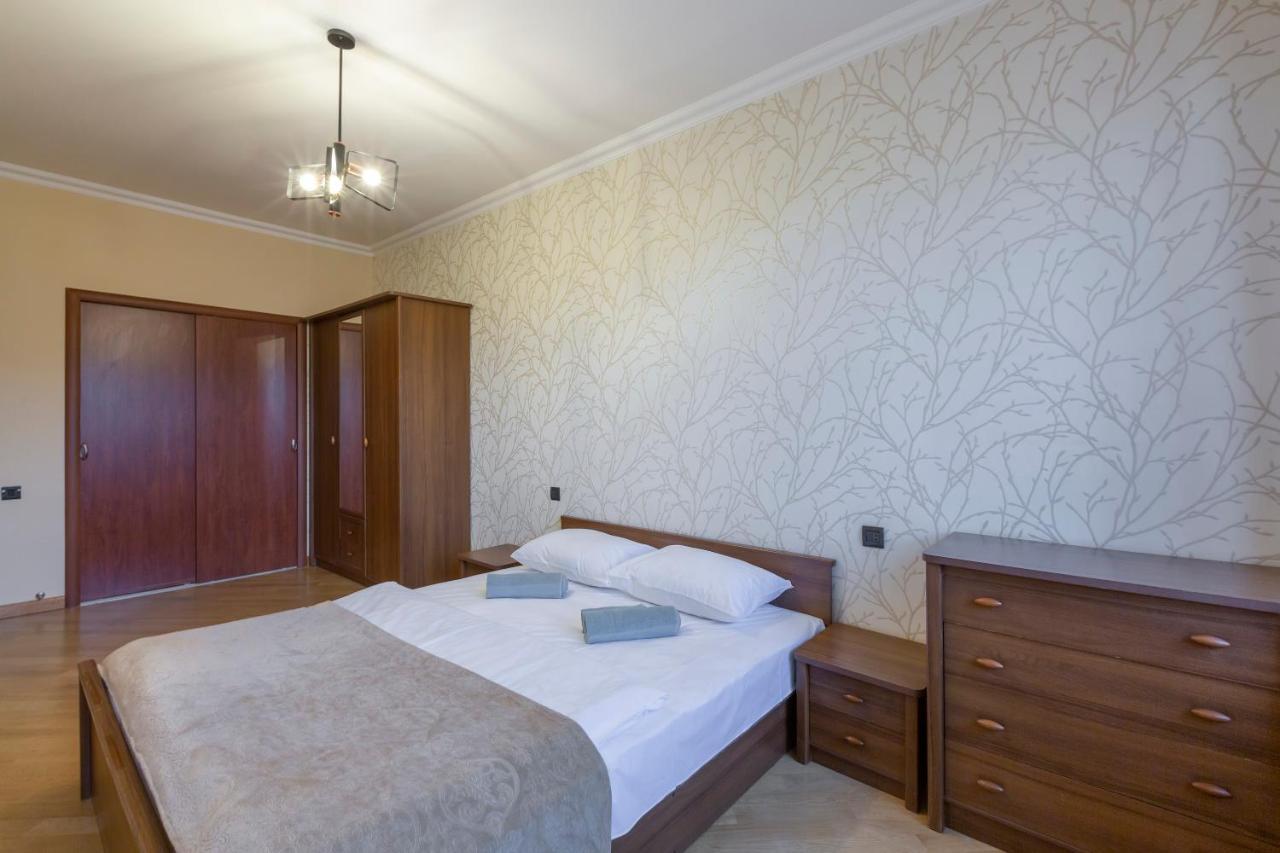 Umba Apartment N4 - Balcony And Mount Ararat View Yerevan Bagian luar foto