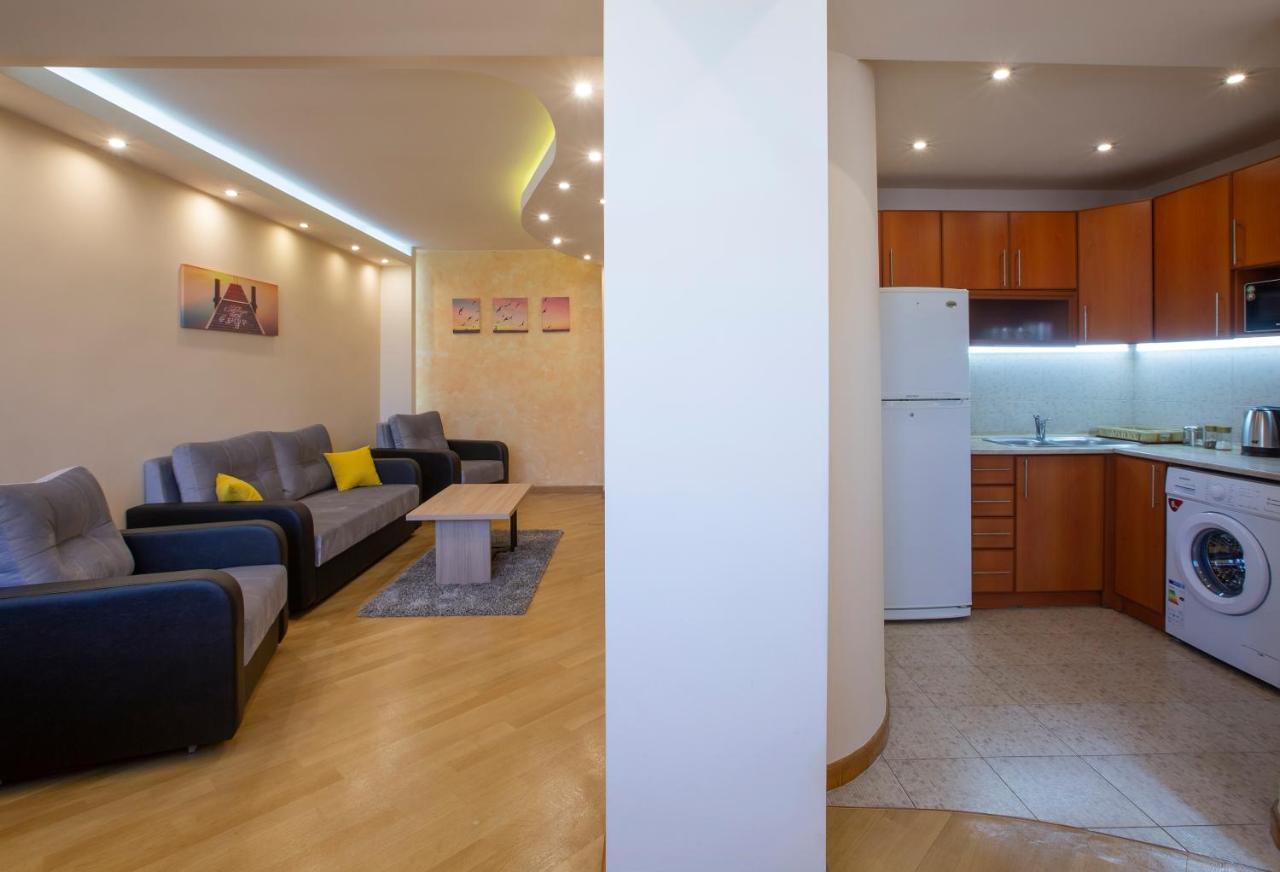 Umba Apartment N4 - Balcony And Mount Ararat View Yerevan Bagian luar foto