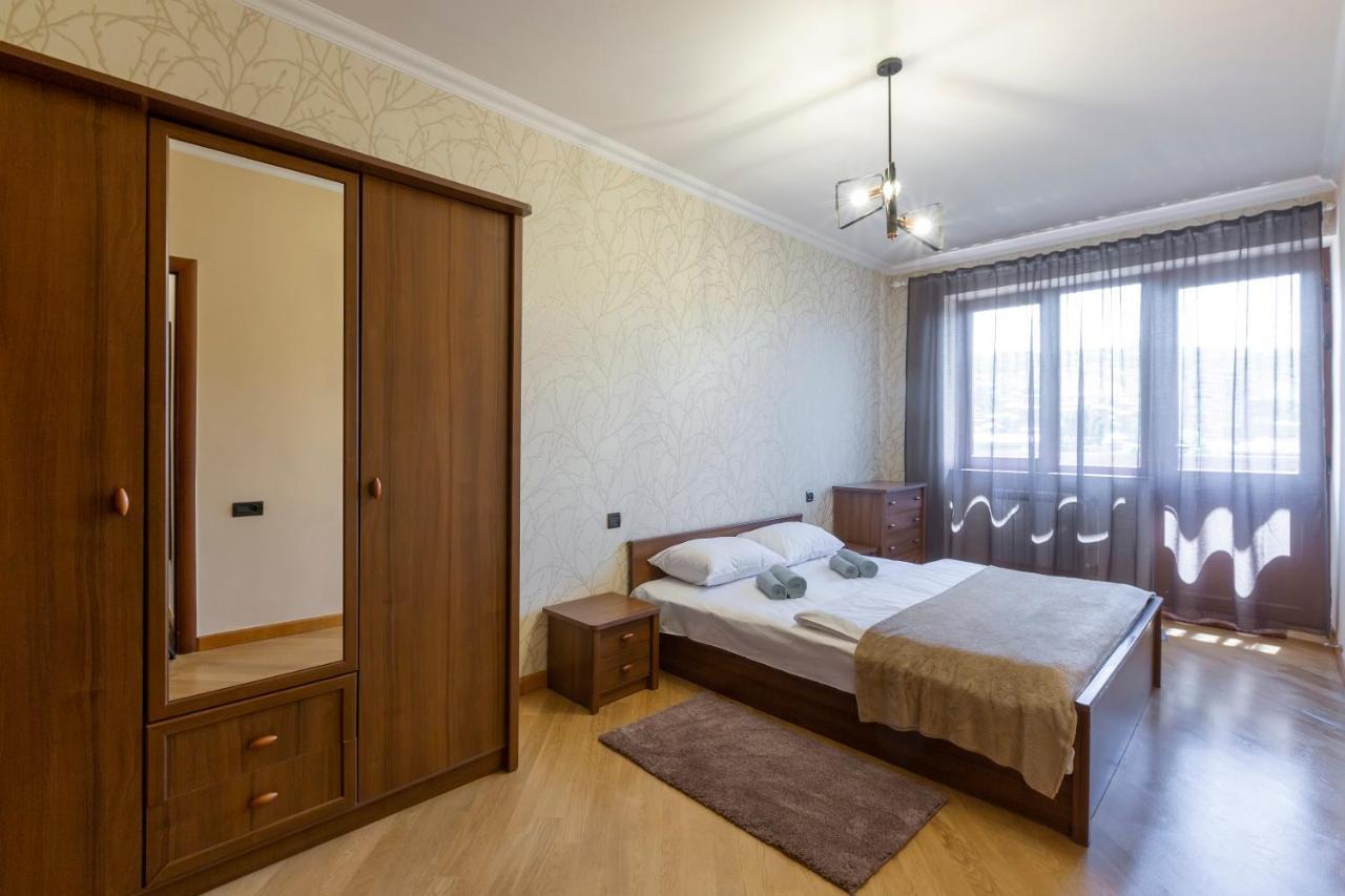 Umba Apartment N4 - Balcony And Mount Ararat View Yerevan Bagian luar foto